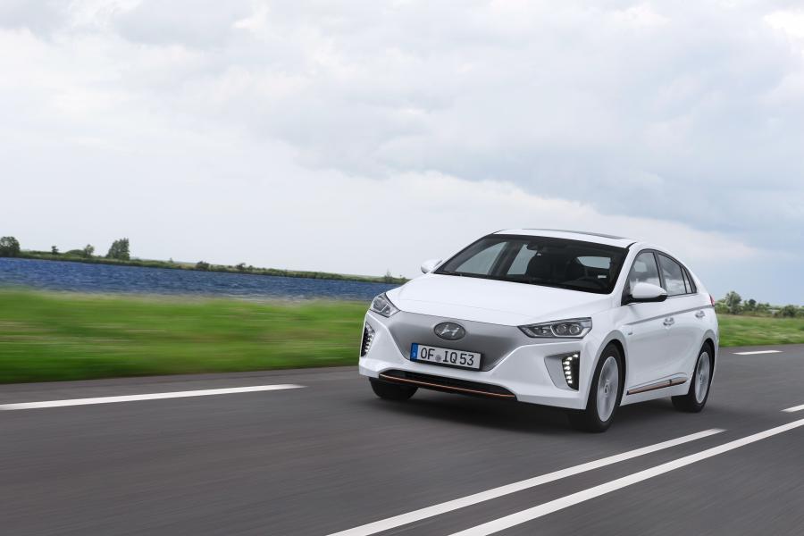  Hyundai IONIQ electric 2016 года  (WW) (фото 22 из 41)